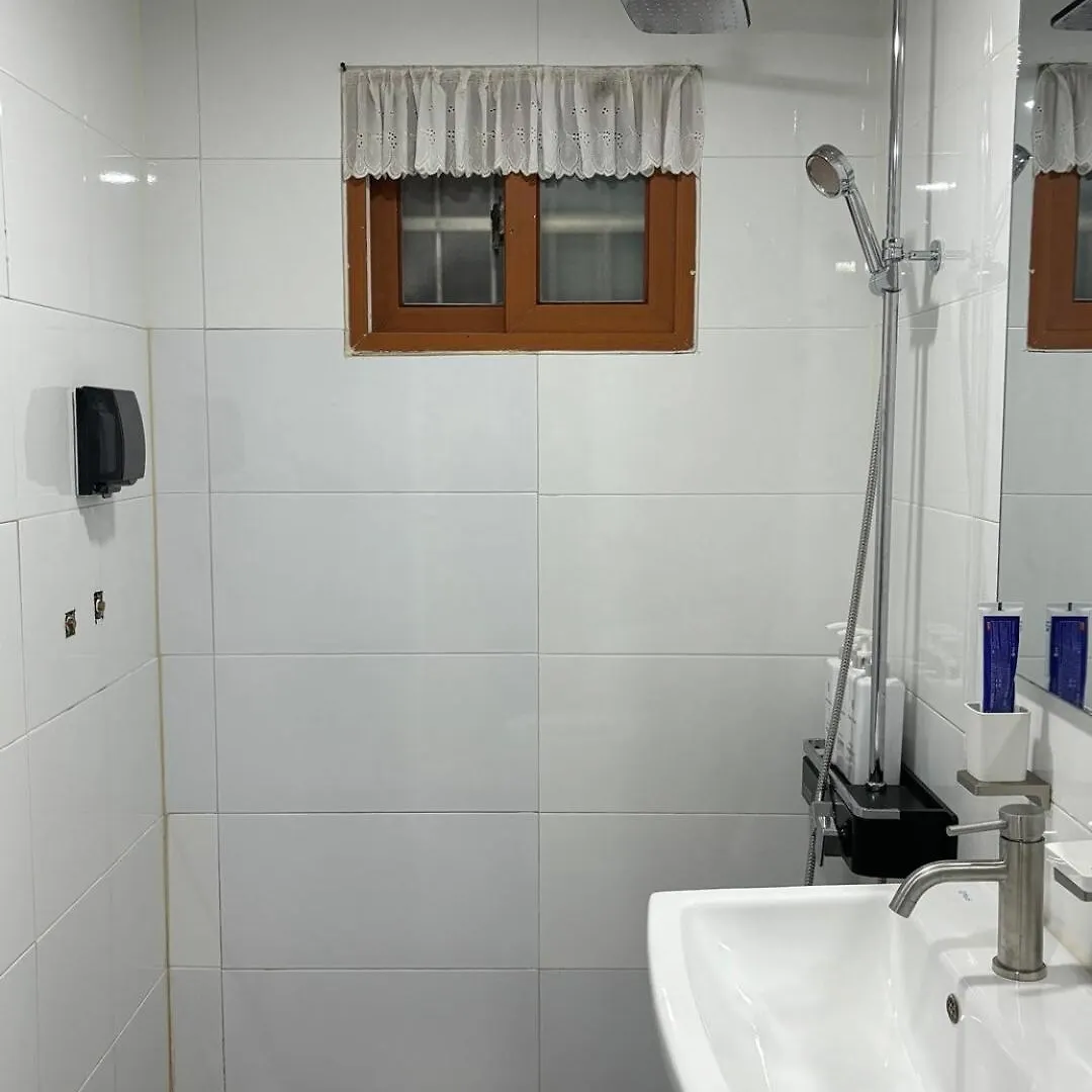 别墅 5 Minutes From Isoo Station, 3 Rooms, 4 Beds, 10 Minutes From Gangnam Station 首爾