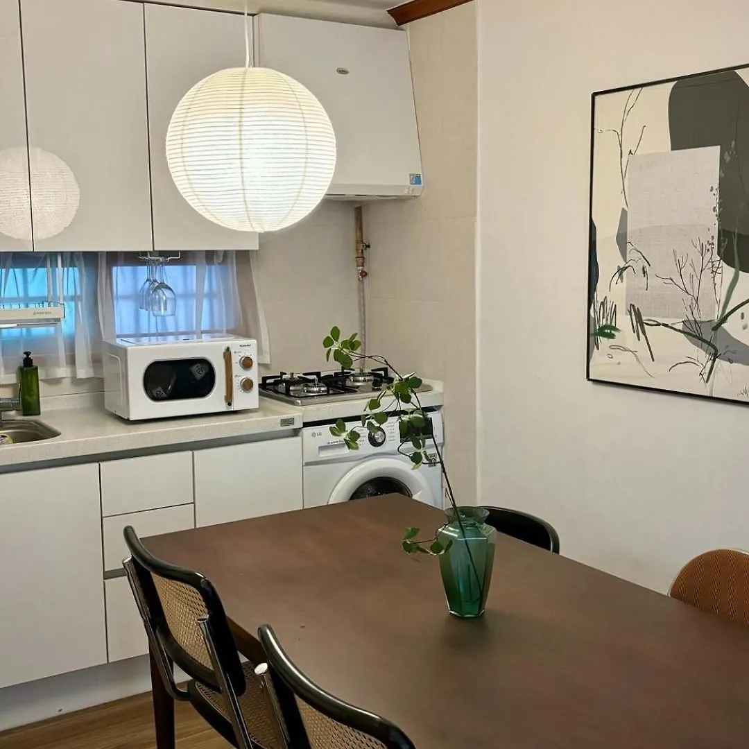 5 Minutes From Isoo Station, 3 Rooms, 4 Beds, 10 Minutes From Gangnam Station 首爾 别墅