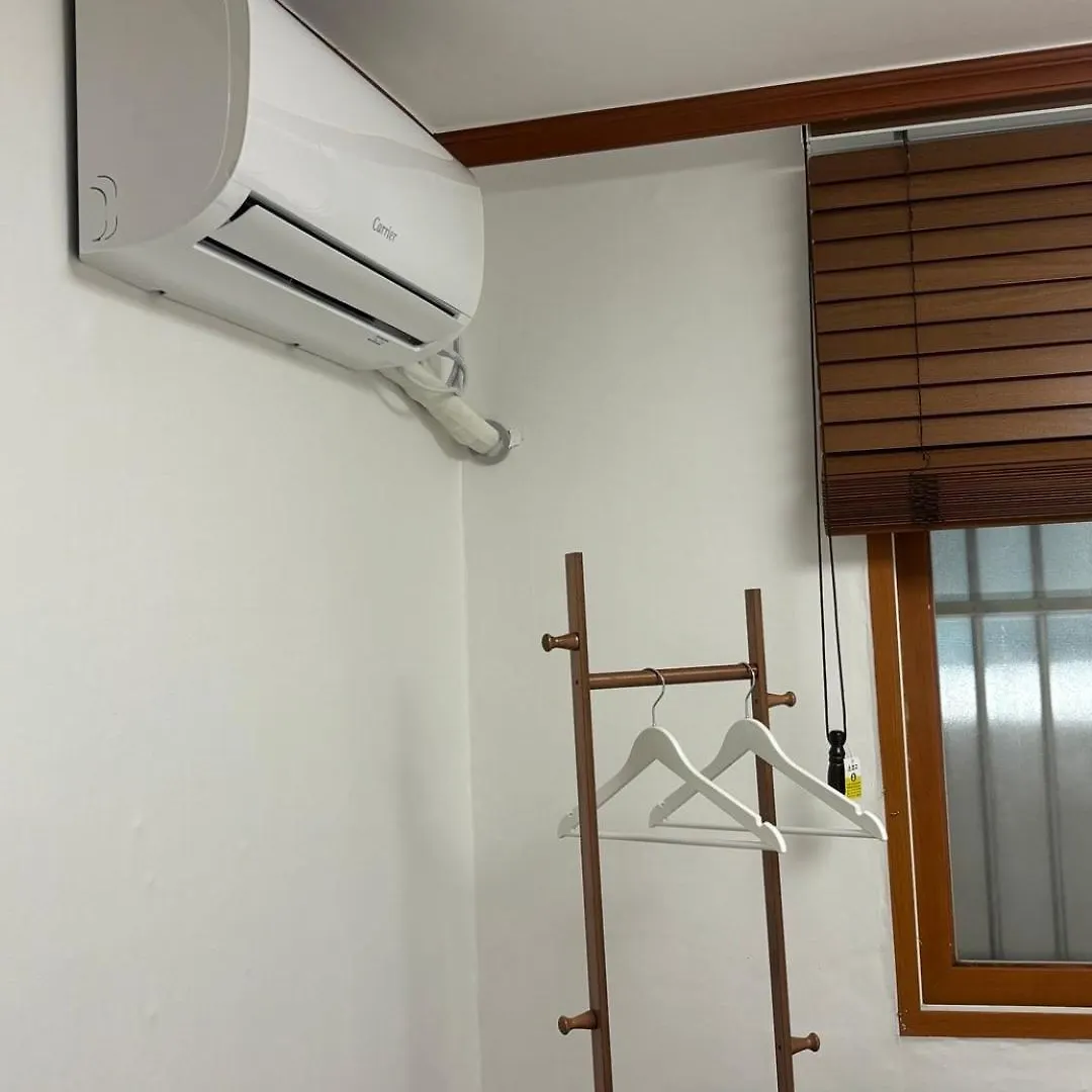 5 Minutes From Isoo Station, 3 Rooms, 4 Beds, 10 Minutes From Gangnam Station Seoul