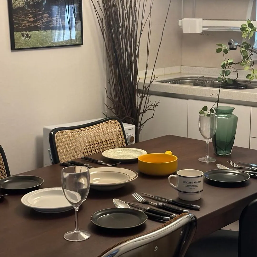 5 Minutes From Isoo Station, 3 Rooms, 4 Beds, 10 Minutes From Gangnam Station Seoul Villa