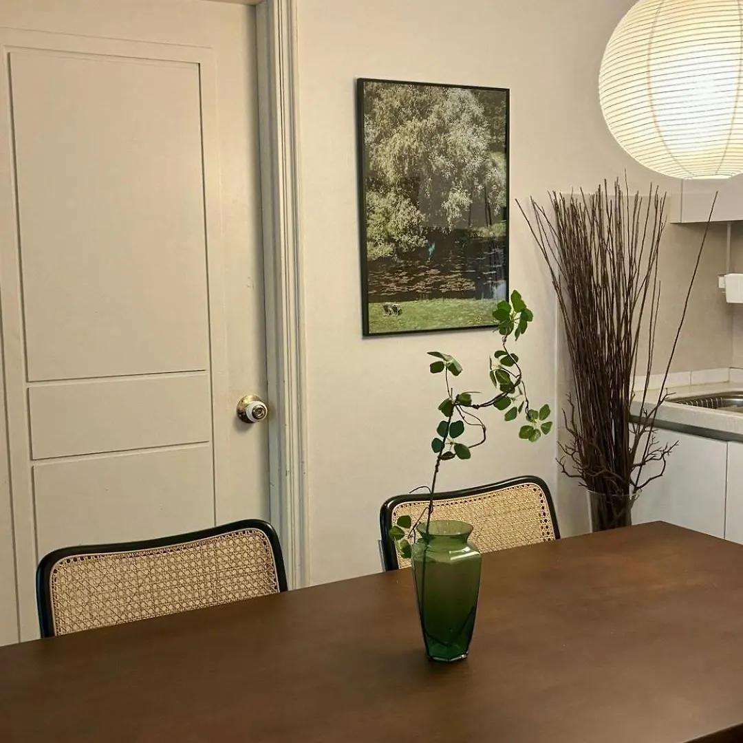 5 Minutes From Isoo Station, 3 Rooms, 4 Beds, 10 Minutes From Gangnam Station Seoul